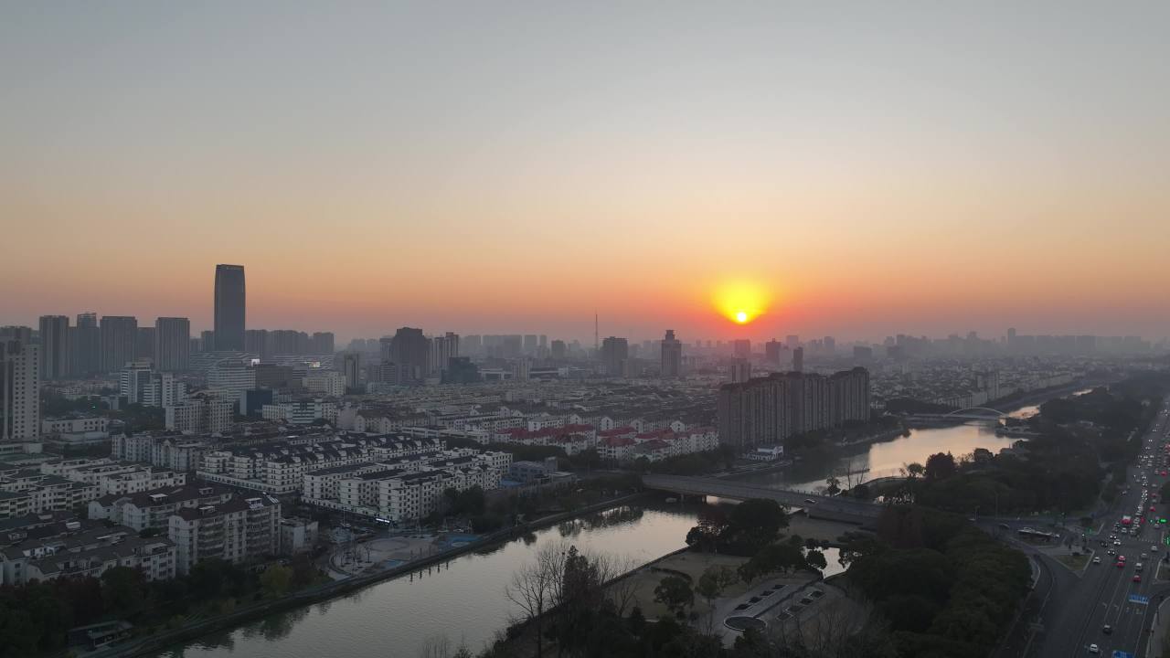 4K航拍昆山城市冬日日落风光建筑大景 8