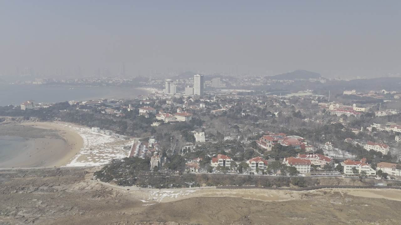 青岛八大关第二海水浴场海边雪景航拍 3