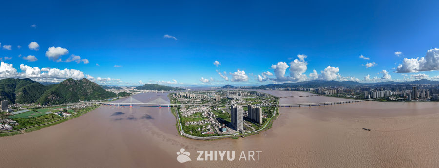 江河两岸的城市全景