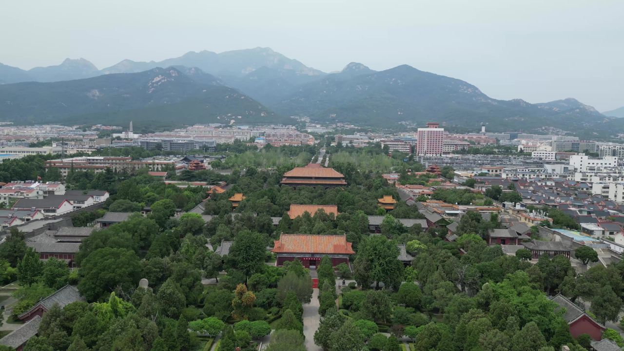 航拍山东泰安岱庙 