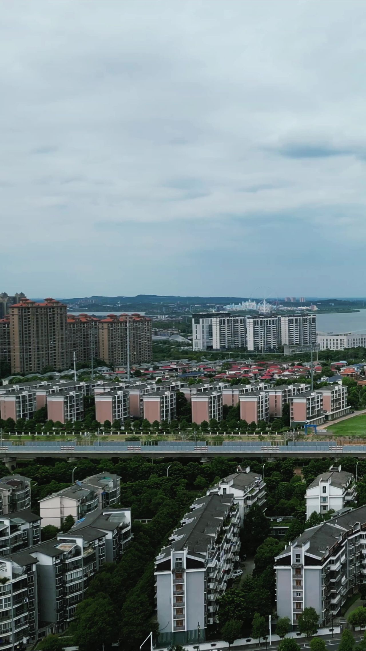 湖北襄阳城市风光竖屏航拍