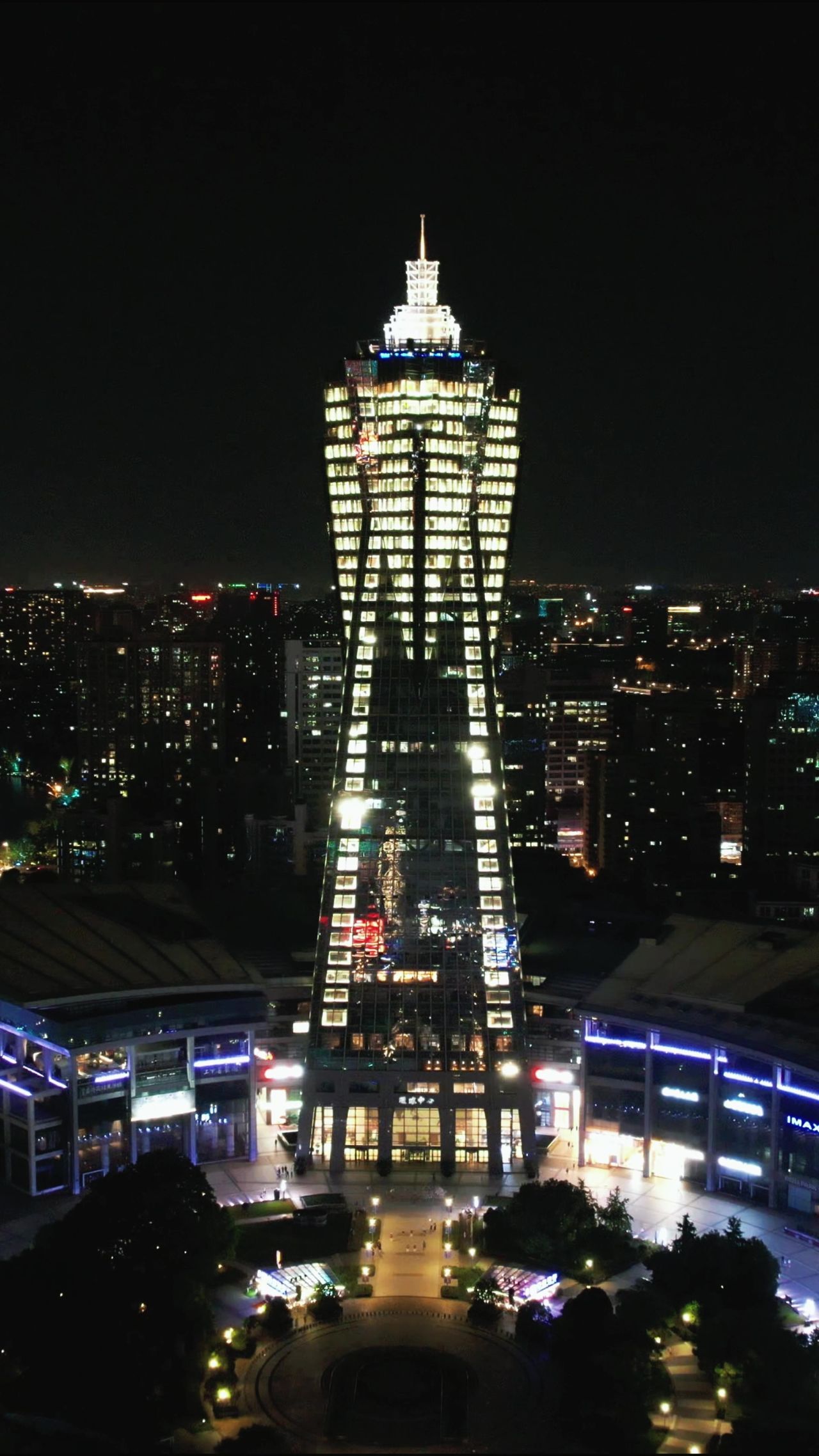 杭州西湖广场夜景竖屏航拍 