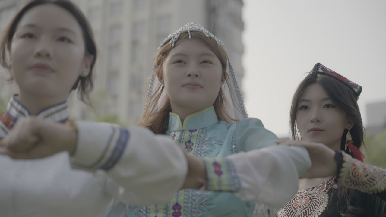 传统与现代的碰撞