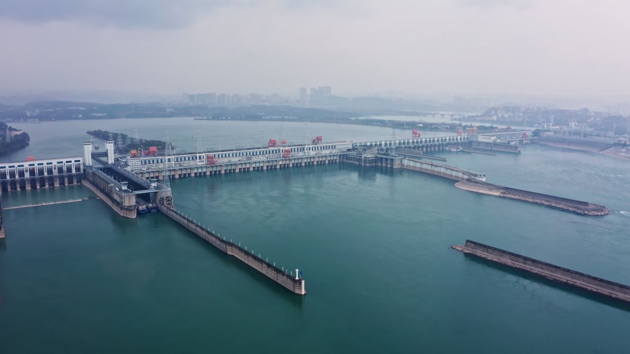湖北宜昌长江三峡葛洲坝航拍视频