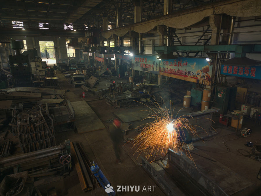 车间里的火花交响