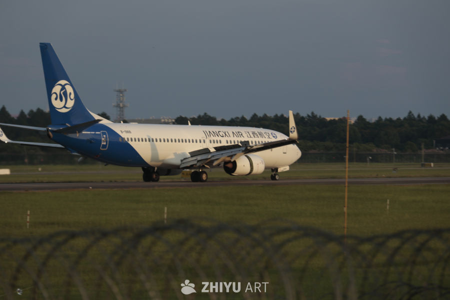 江西航空飞机准备起飞