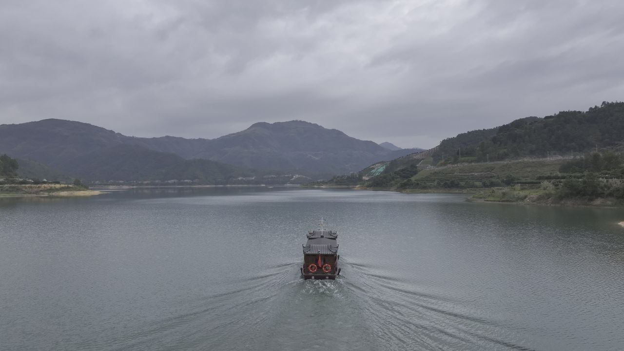 飞云湖水上巴士 8