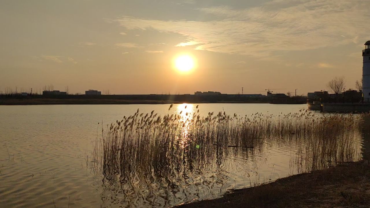 湖景夕阳