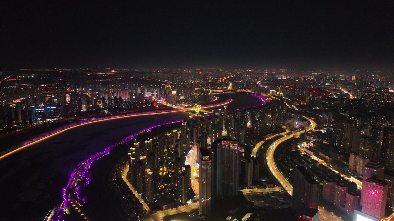 夜晚城市楼群 河景 静谧夜空