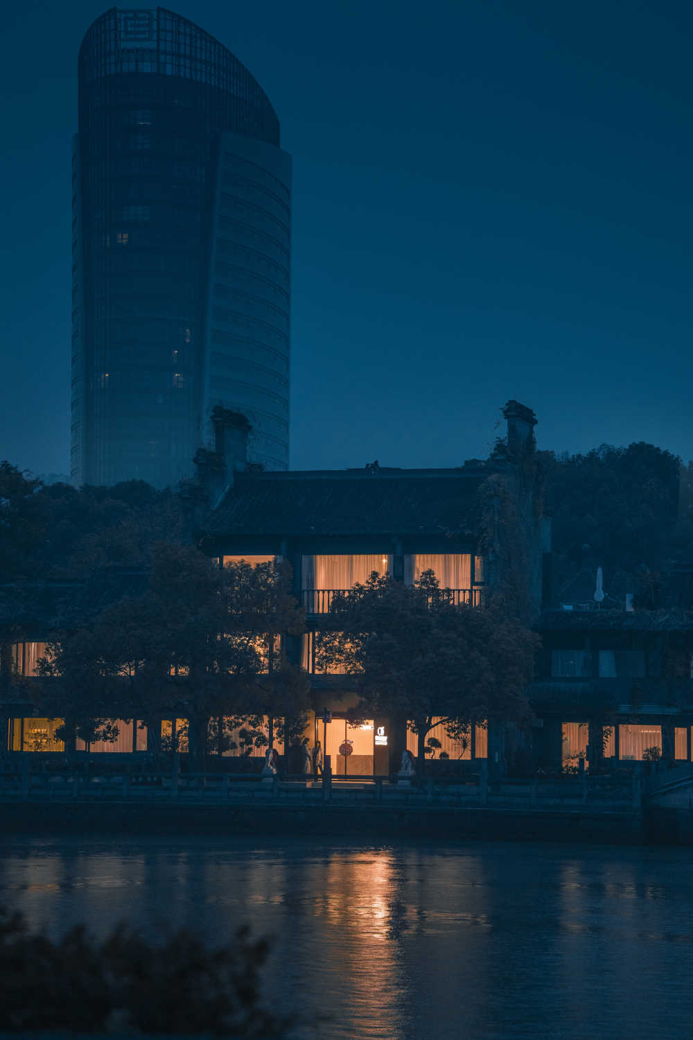 夜晚中得明灯