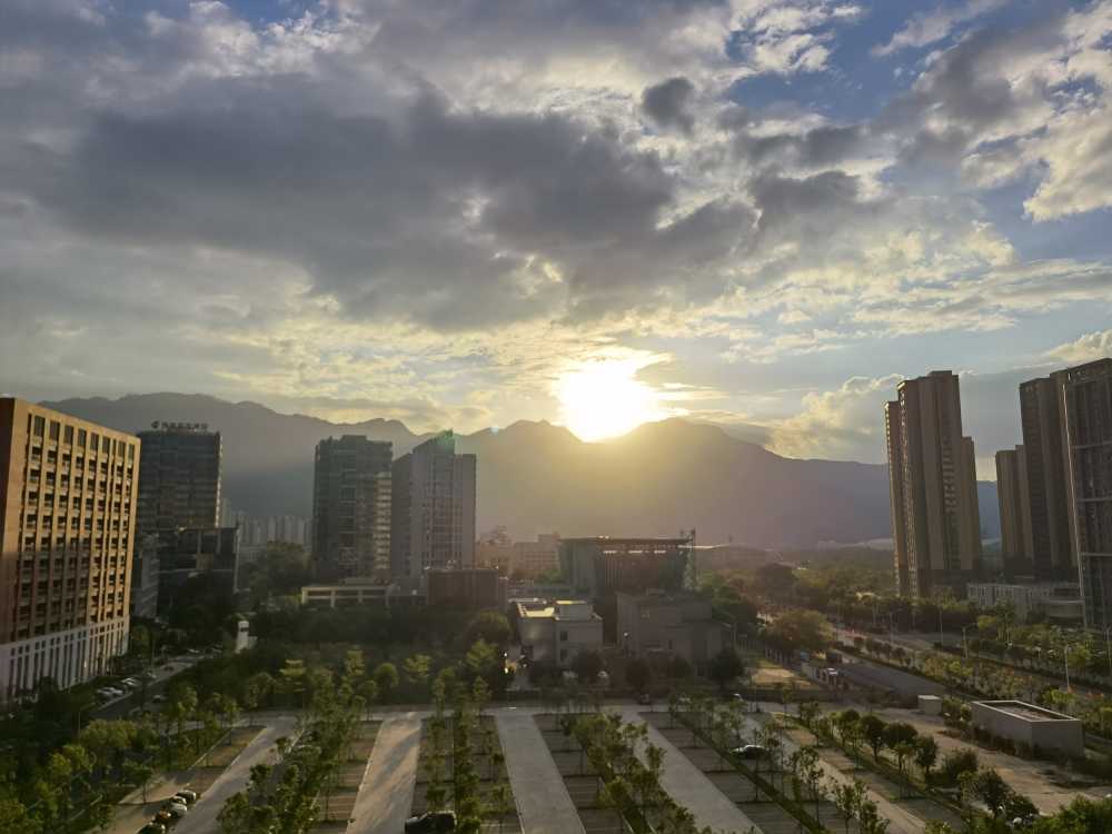幸运的曙光照耀我们
