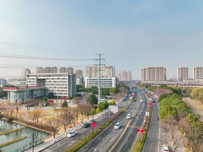 航拍昆山城镇道路风光新春氛围 13