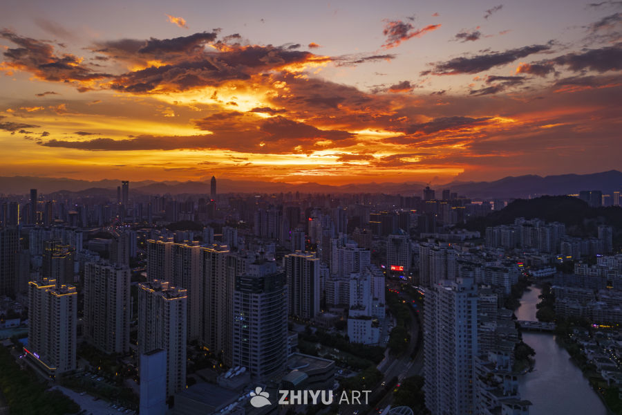 城市日落的宁静之美