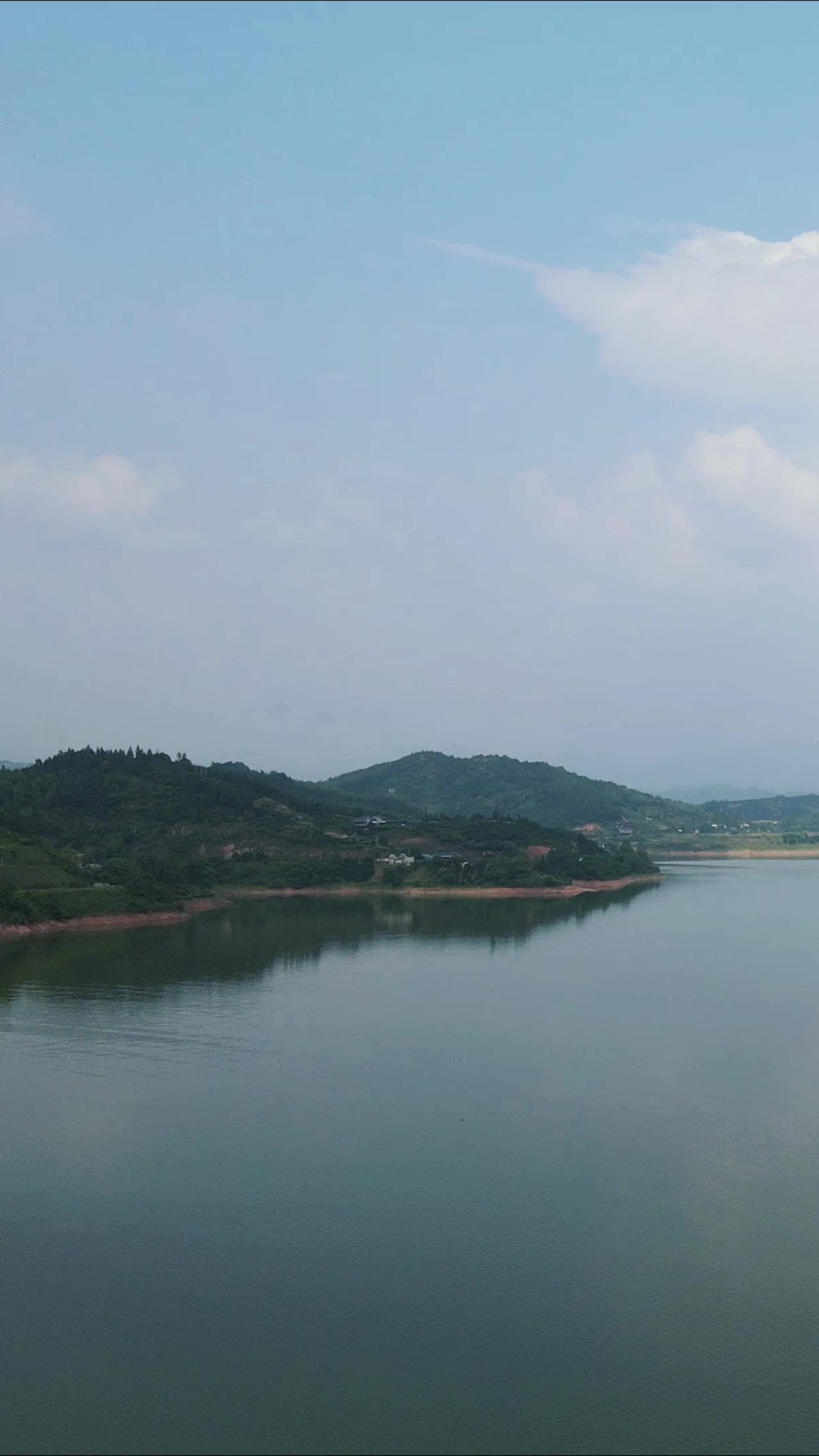 航拍湖南洪江清水湖竖屏