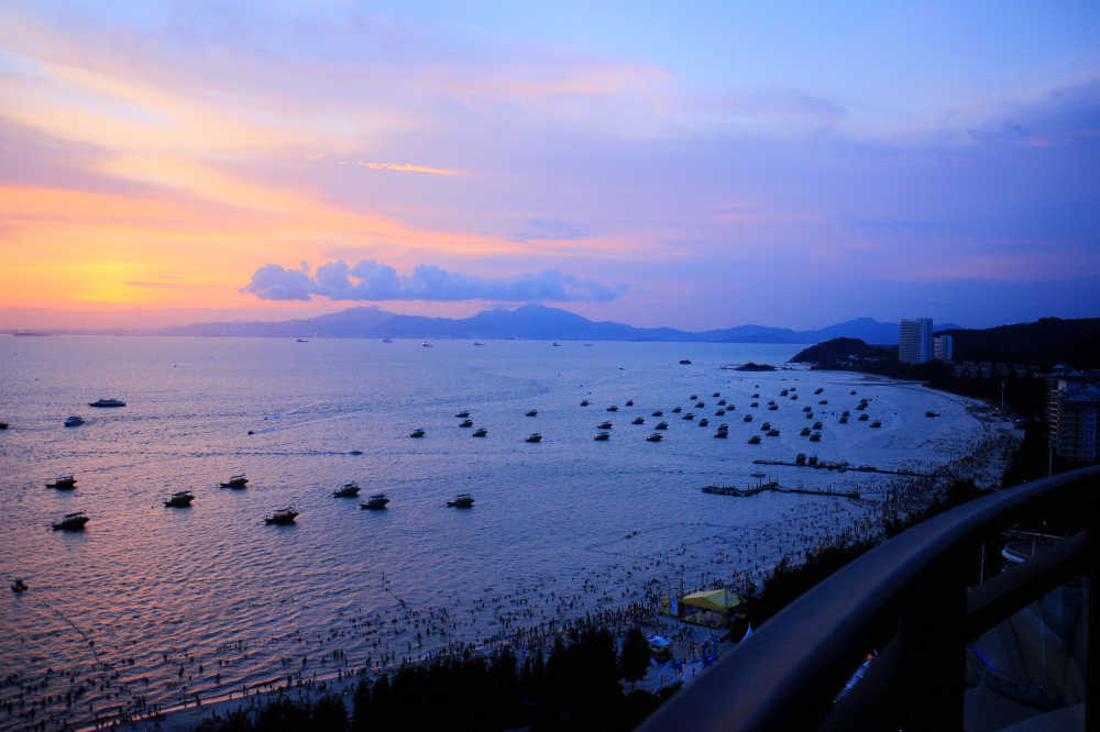 阳台俯瞰港湾
