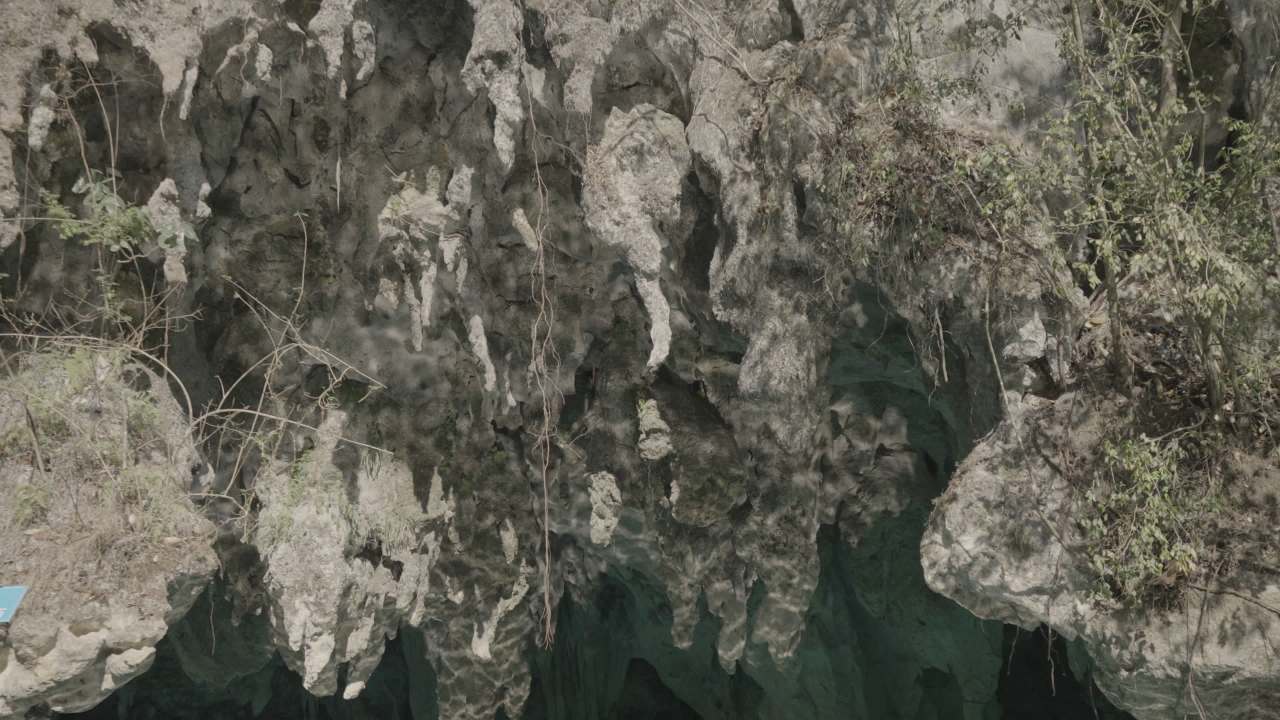 溶洞天窗 13