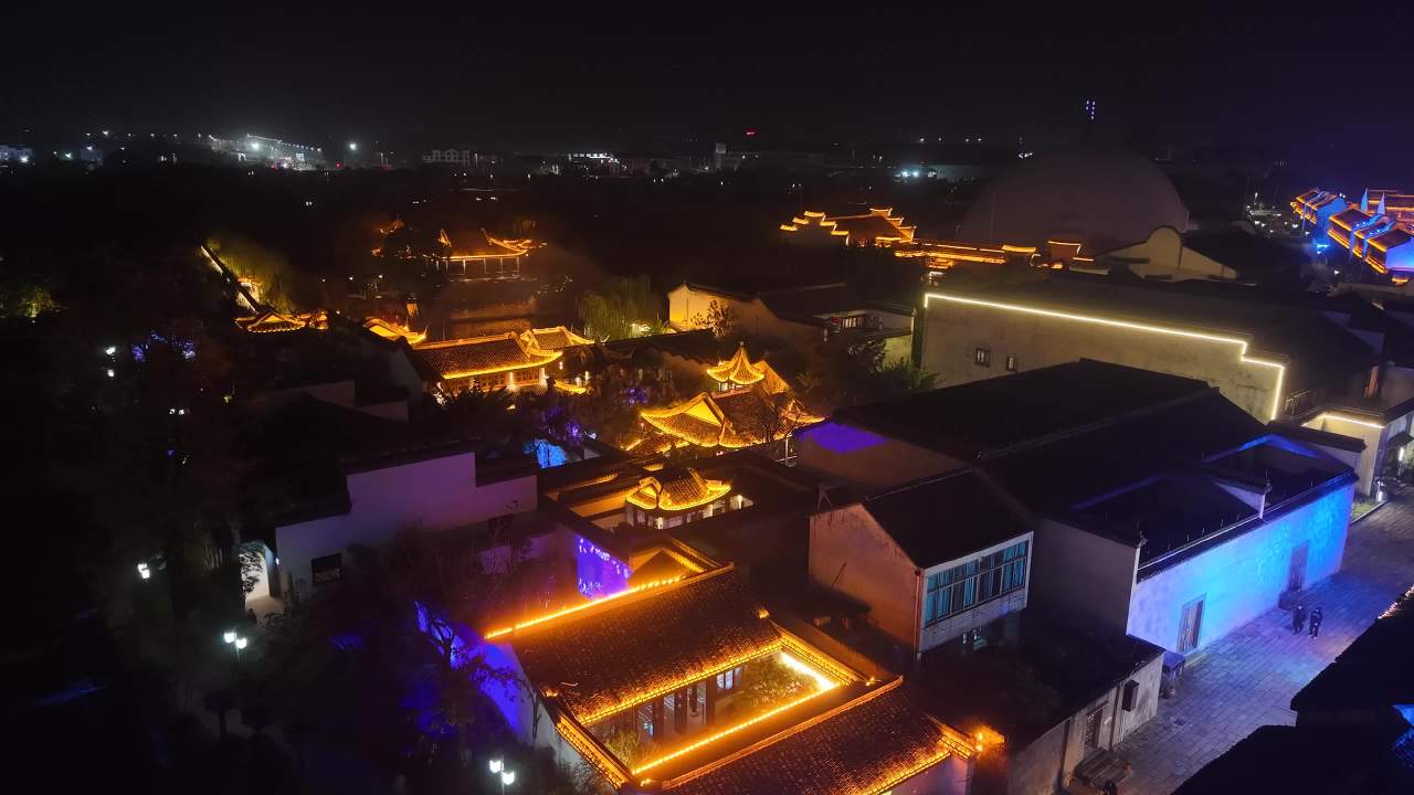 夜色中的古建筑群