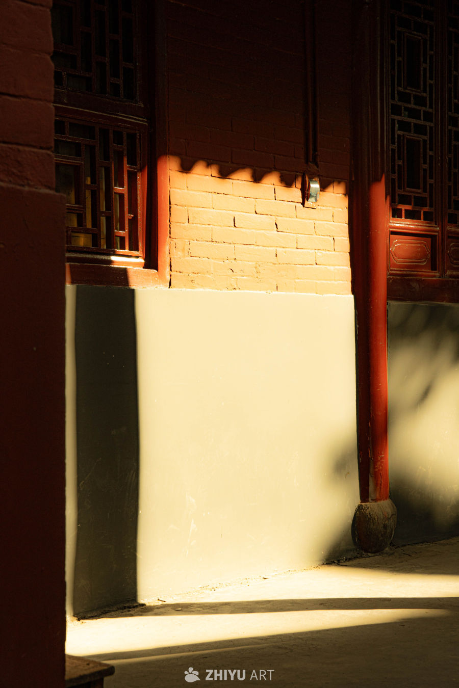 阳光下的寺院