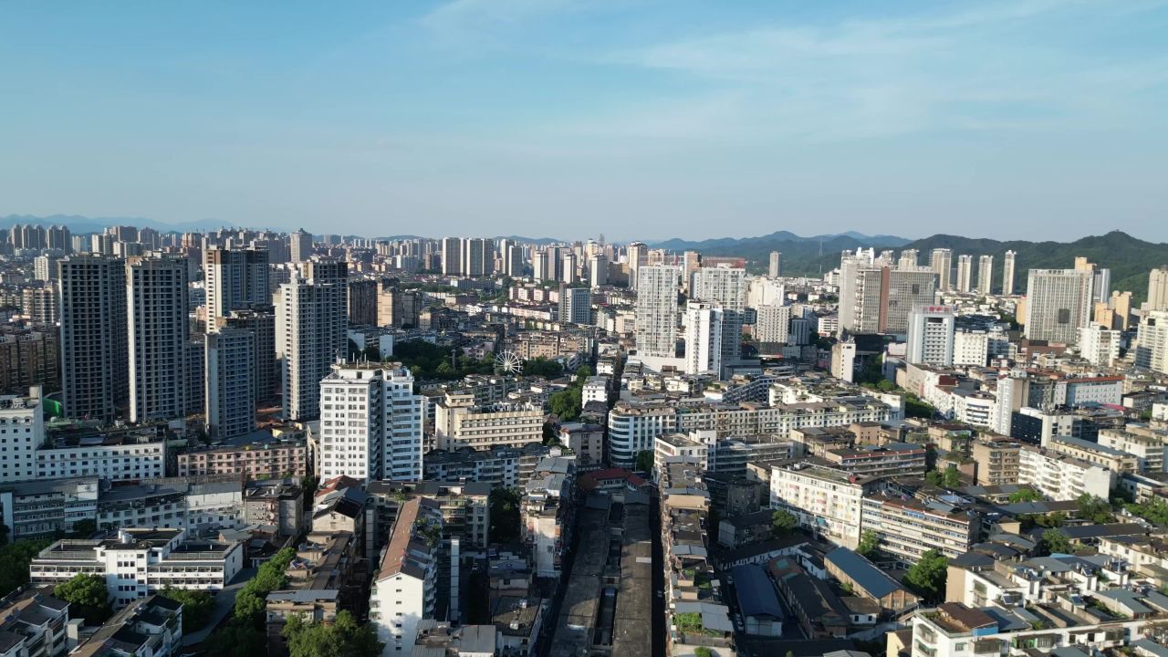 航拍江西上饶大景城市天际线