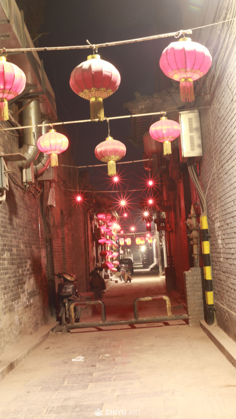 夜巷红灯