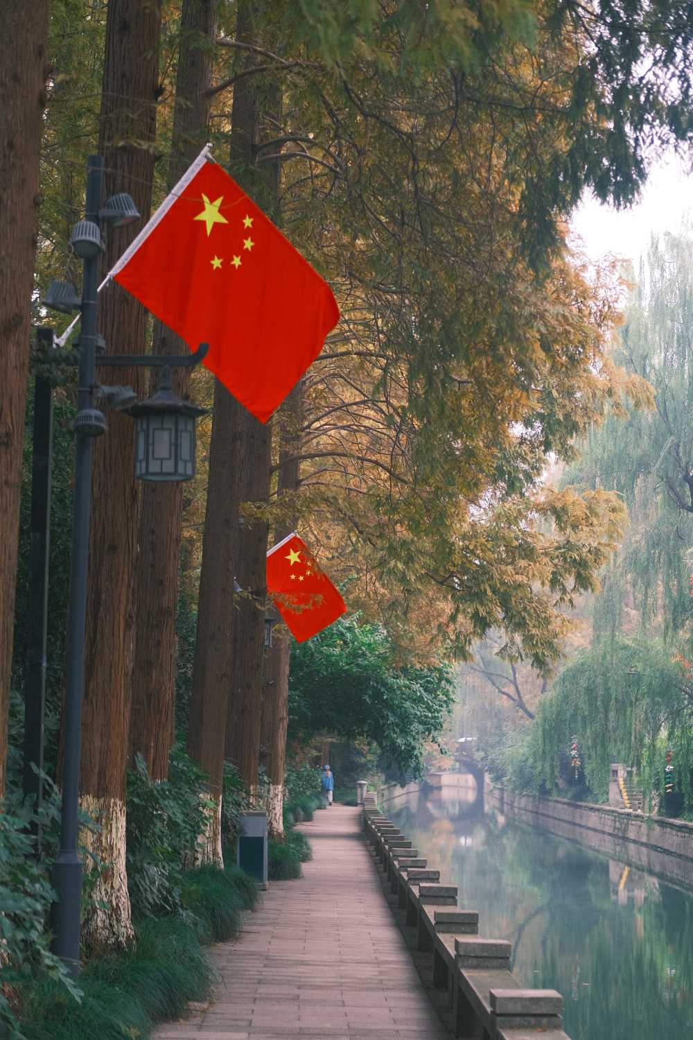 河边