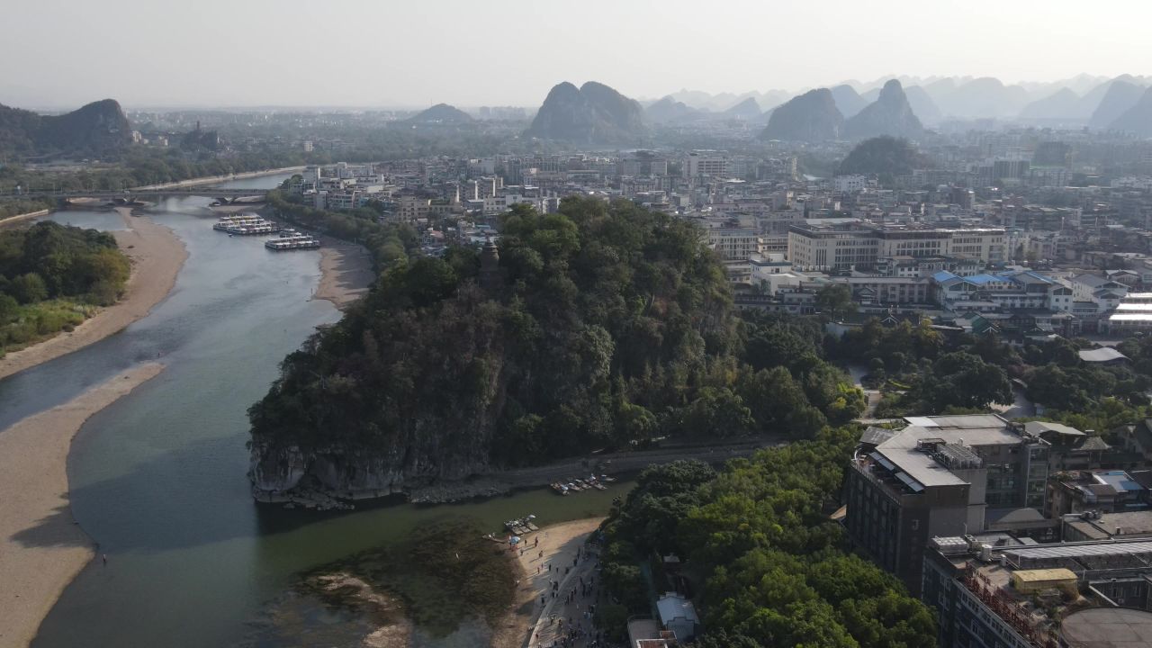 4k航拍桂林象鼻山城市风景