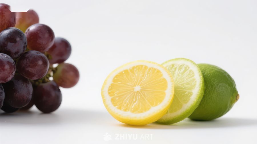 葡萄与柠檬切片的清新组合