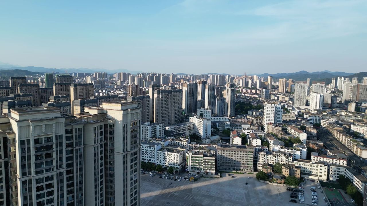 航拍江西上饶大景城市天际线