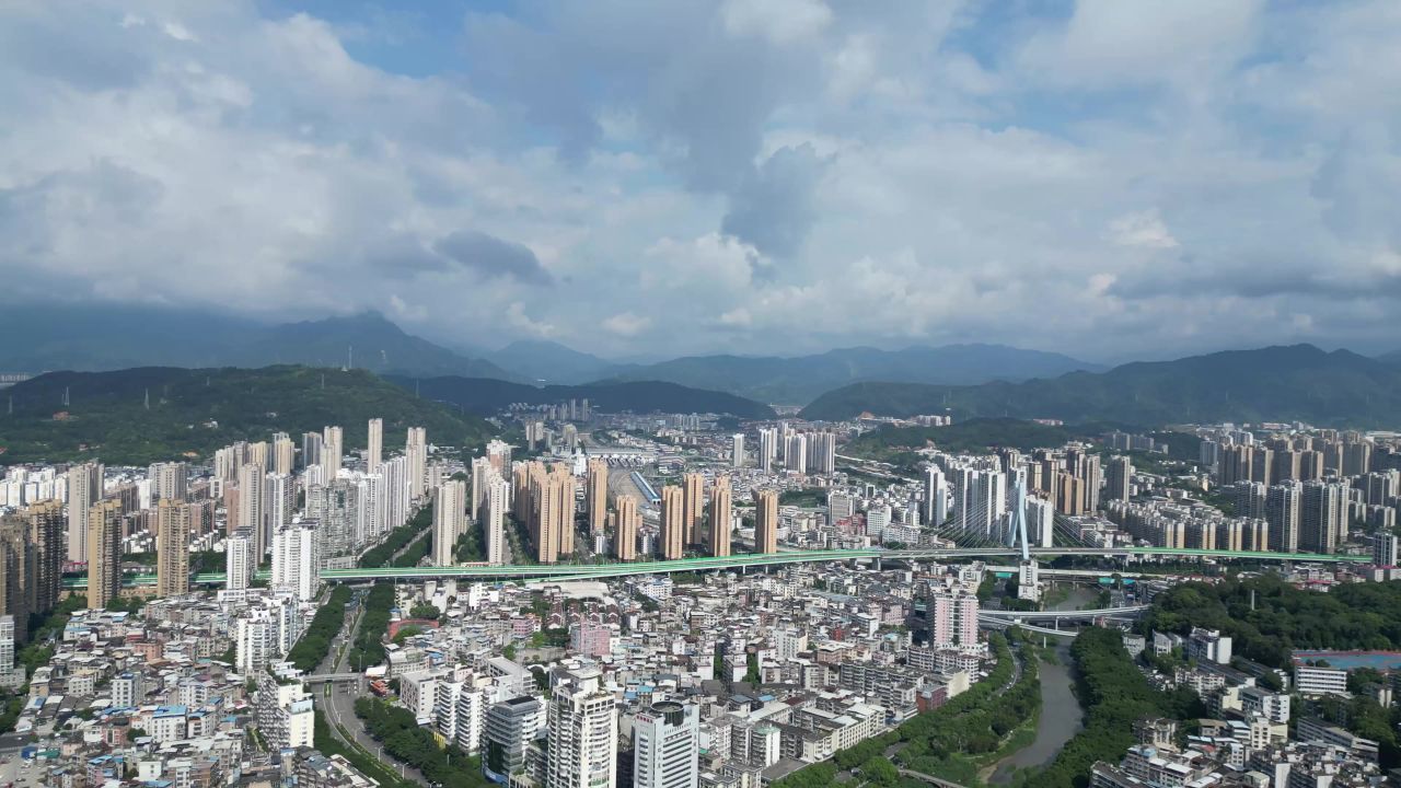 航拍福建龙岩城市大景
