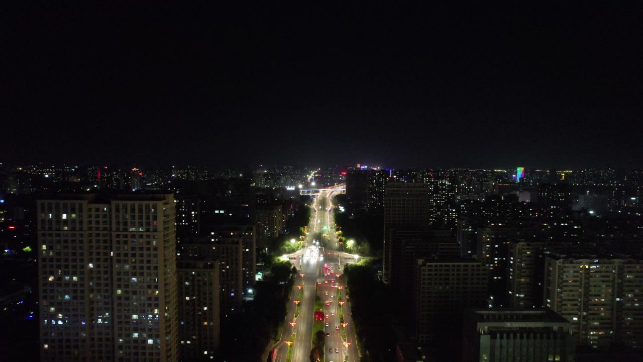 山东潍坊城市大道夜景交通车辆行驶航拍