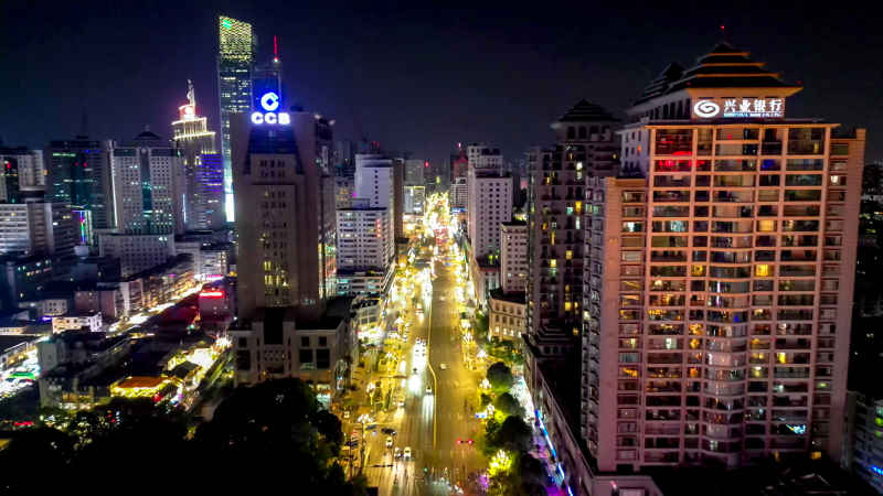 云南昆明城市夜景交通