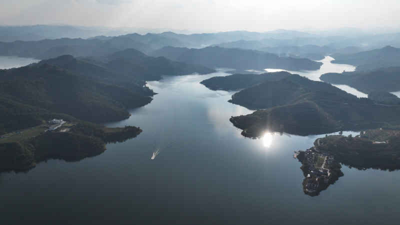 大美山川  水墨万峰湖