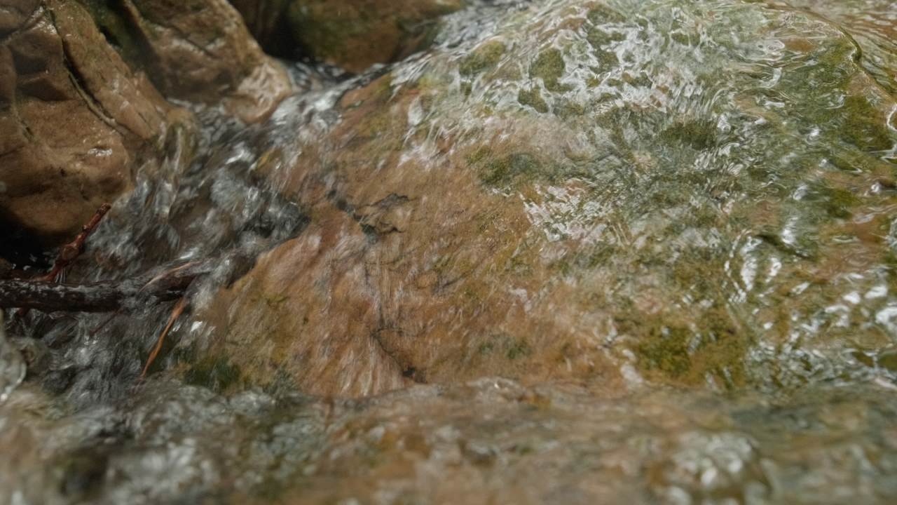 山泉水矿泉水潺潺小溪流水瀑布 36