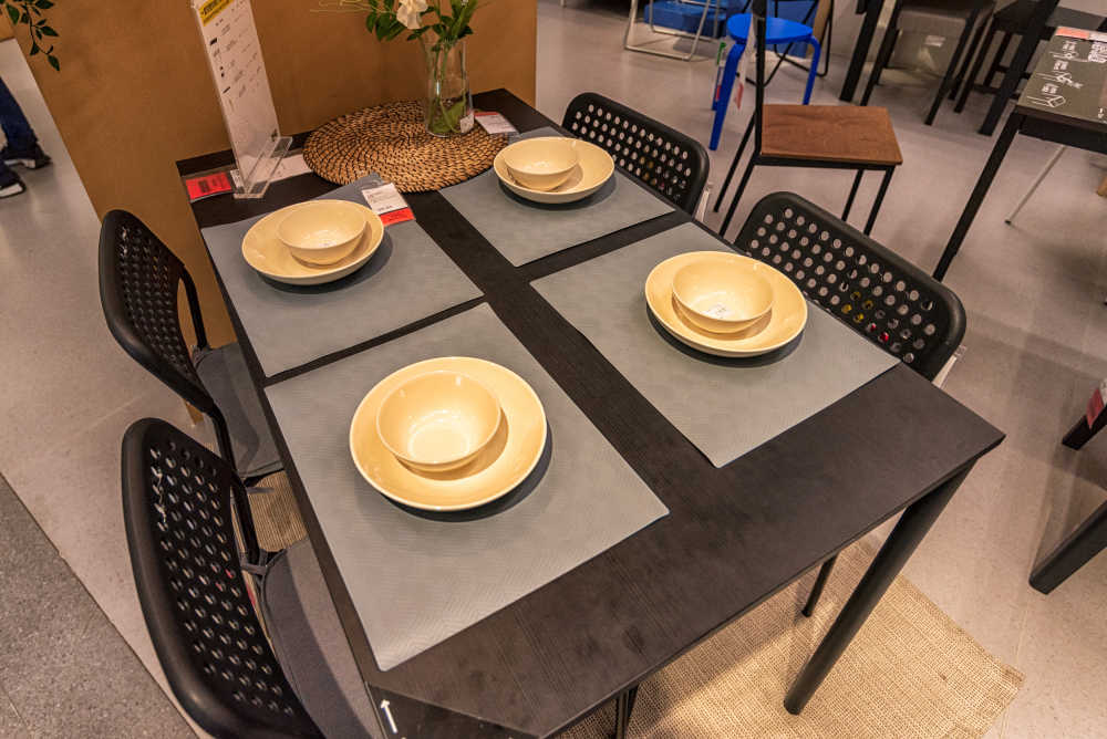 餐桌上的餐具