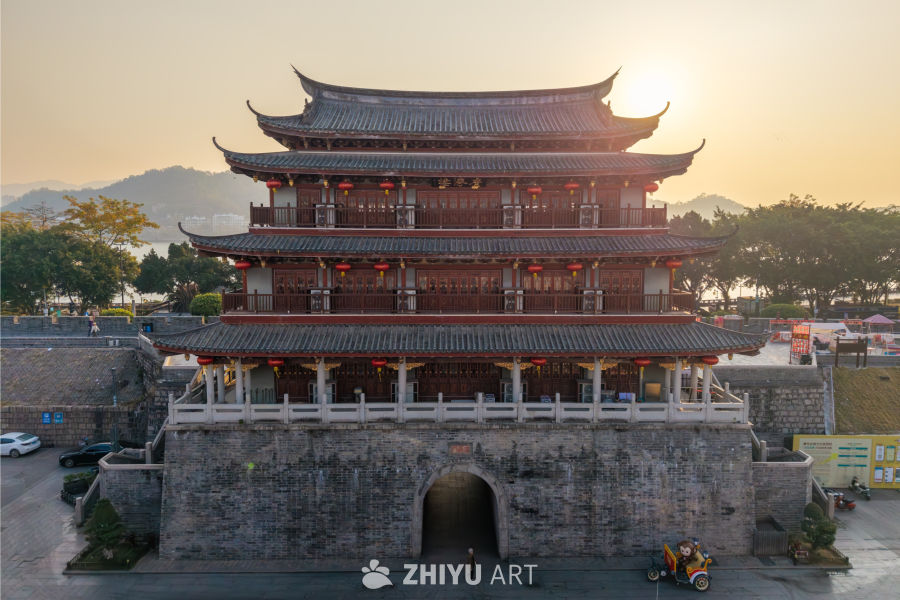 夕阳下的古建筑楼阁