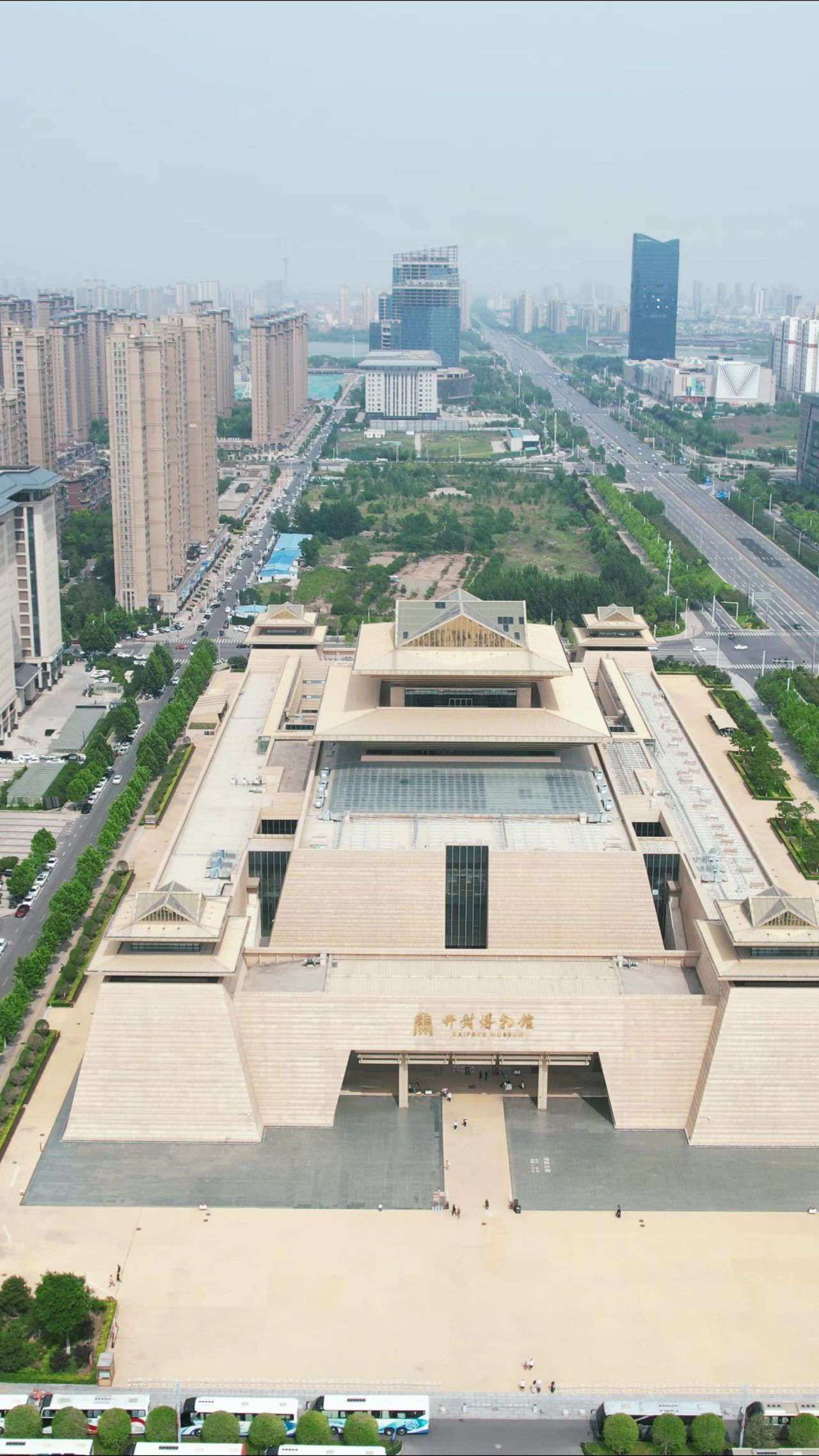 航拍河南开封城市建设