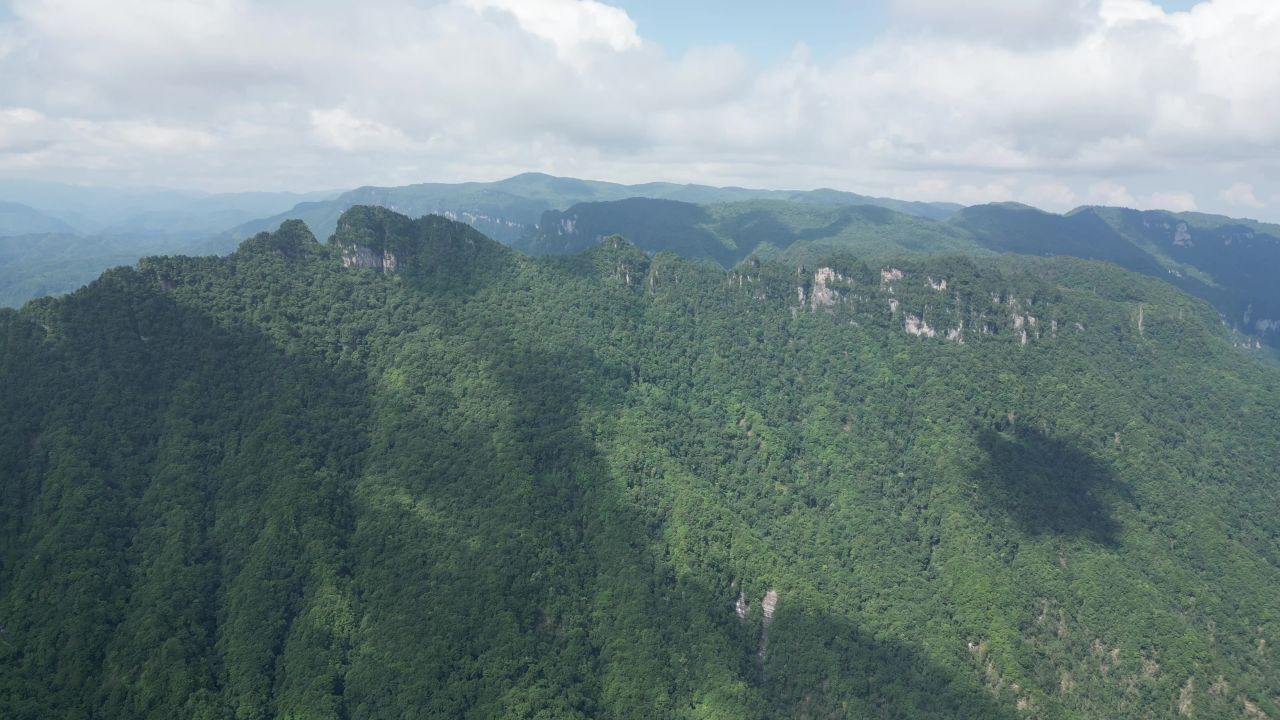  湖北神农架天眼景区蓝天白云航拍