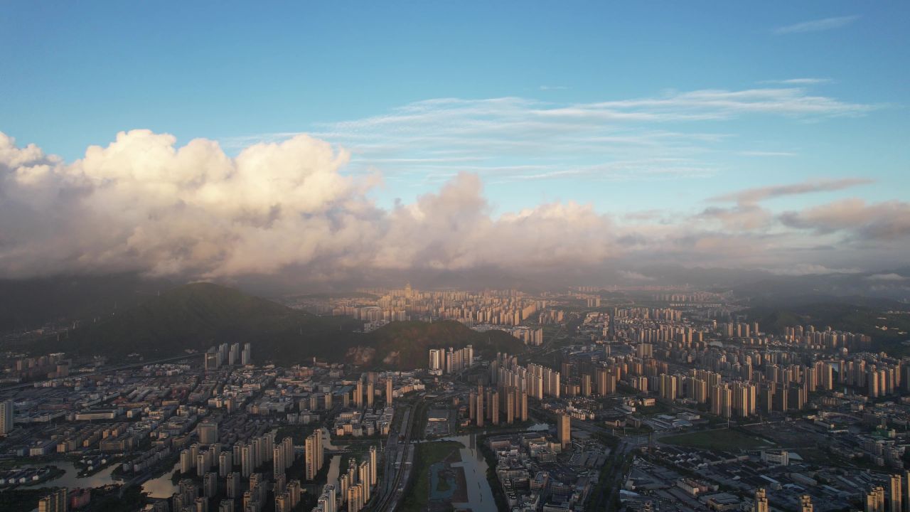 城市清晨日出彩霞航拍
