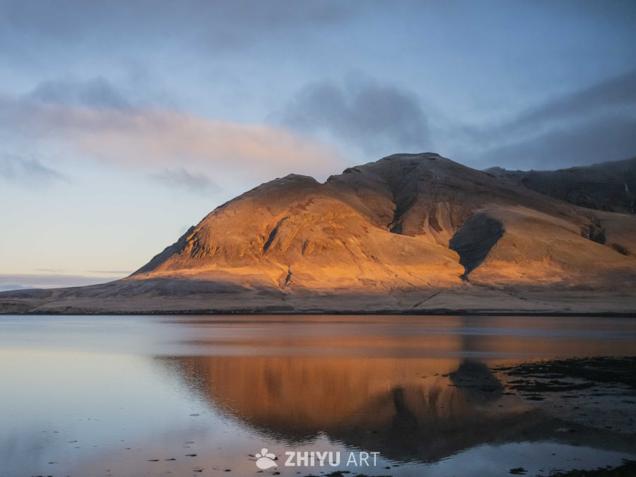 日落山湖静谧景
