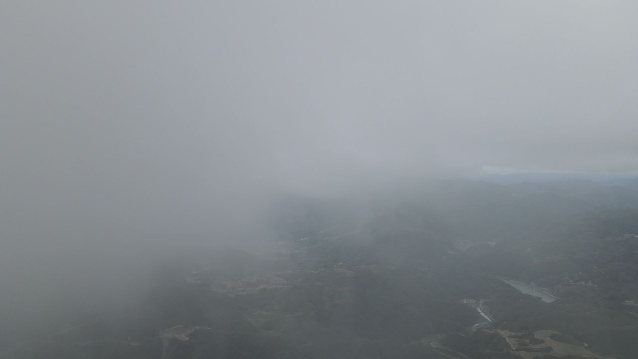 航拍-自然-穿云-阴天-风景-山川 2