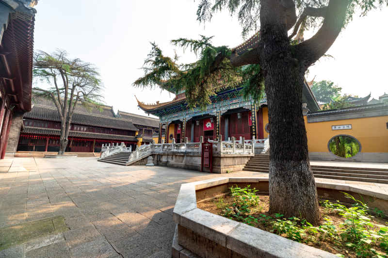 清晨的金山寺