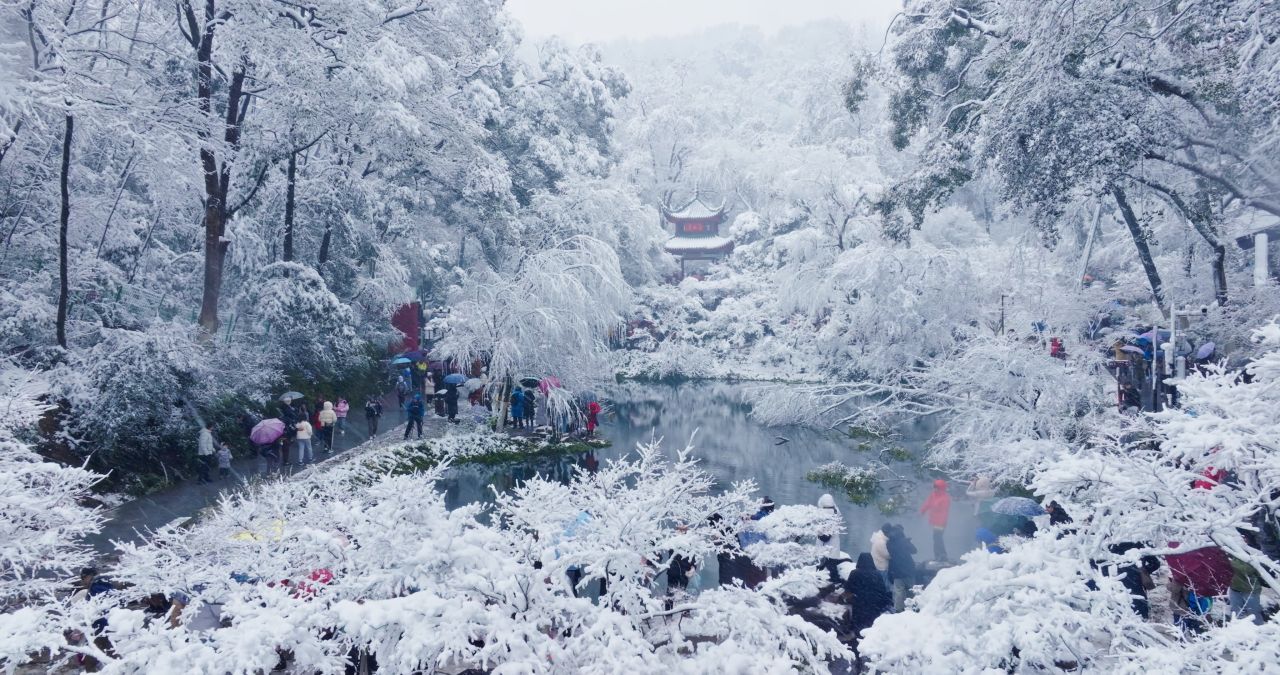 湖南长沙岳麓山爱晚亭雪景航拍 16