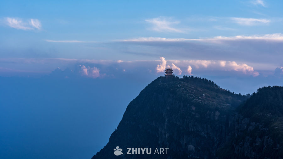 峨眉山浓积云
