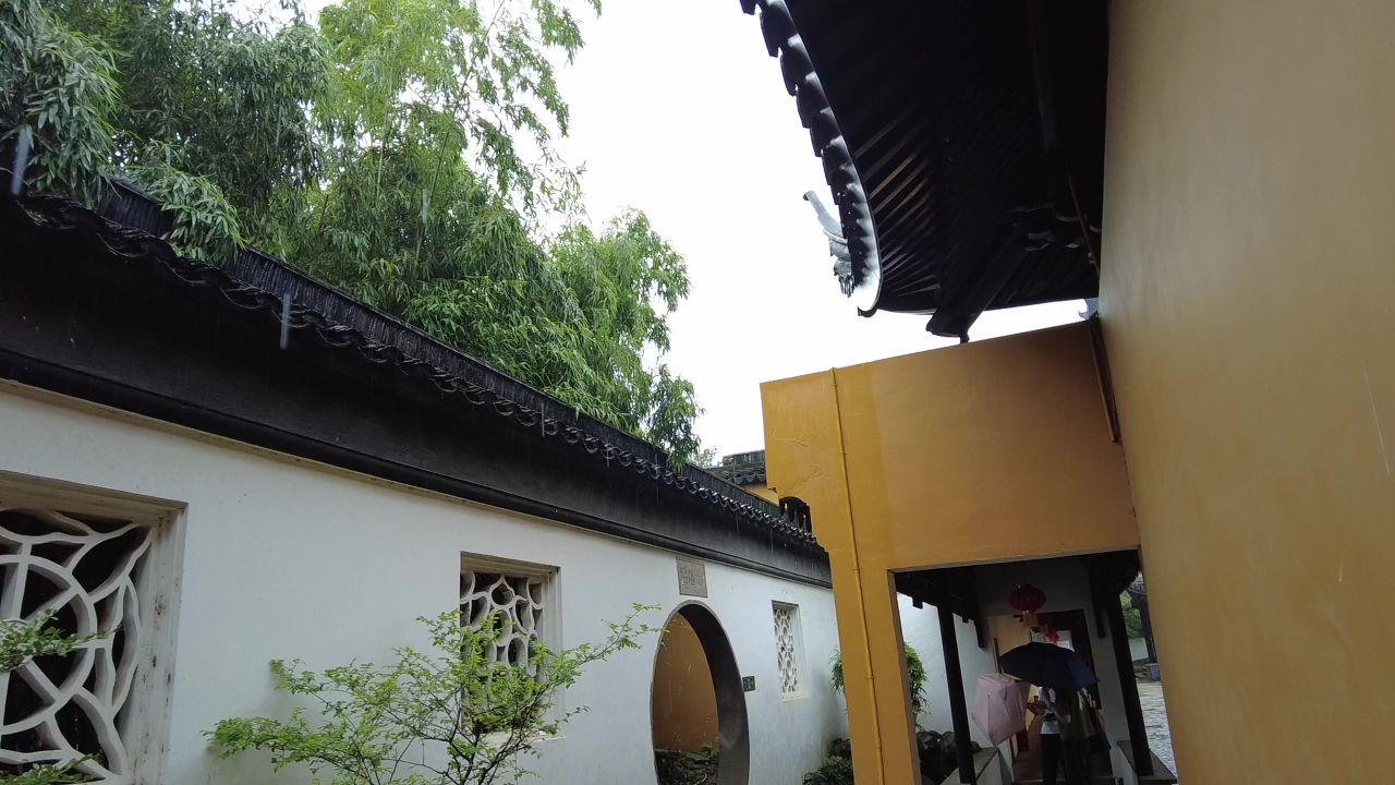 江苏苏州下雨素材实拍