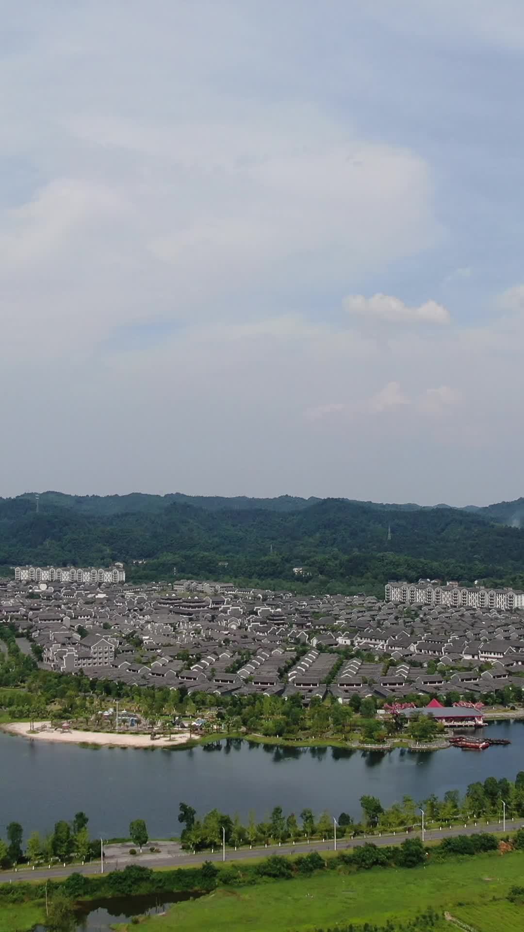 湖畔静谧住宅区
