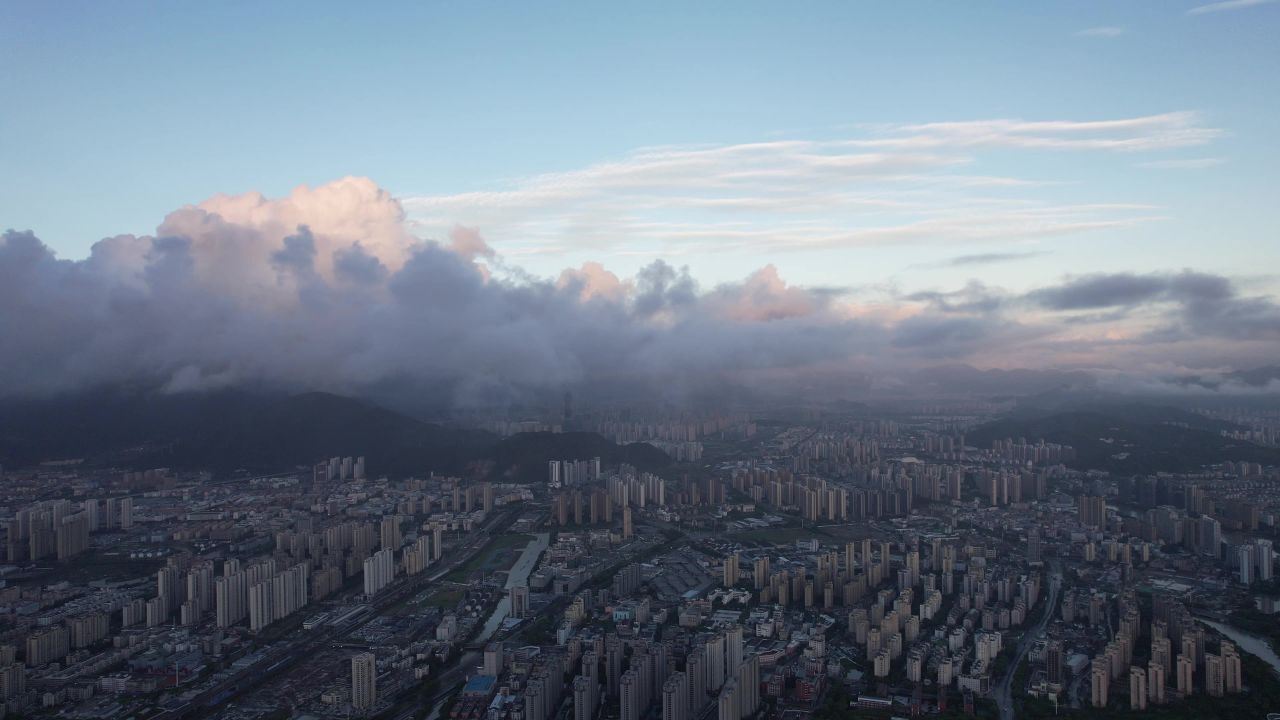 城市清晨日出彩霞航拍