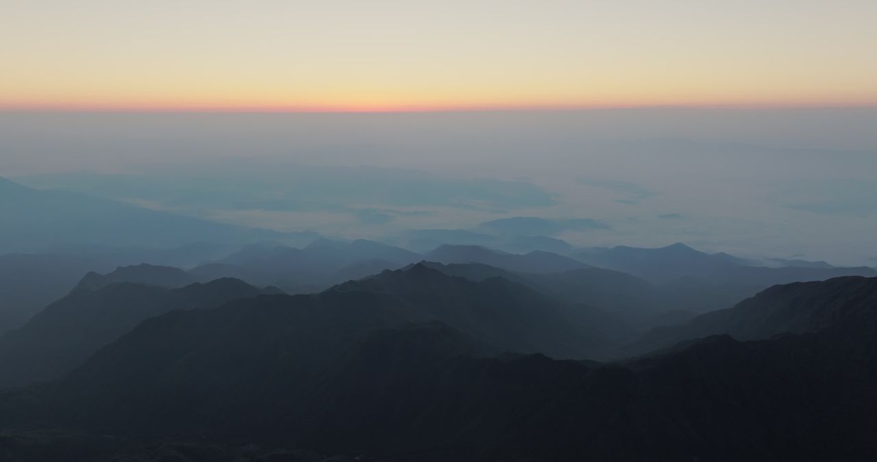 江西萍乡武功山日出日落云海风光航拍 18