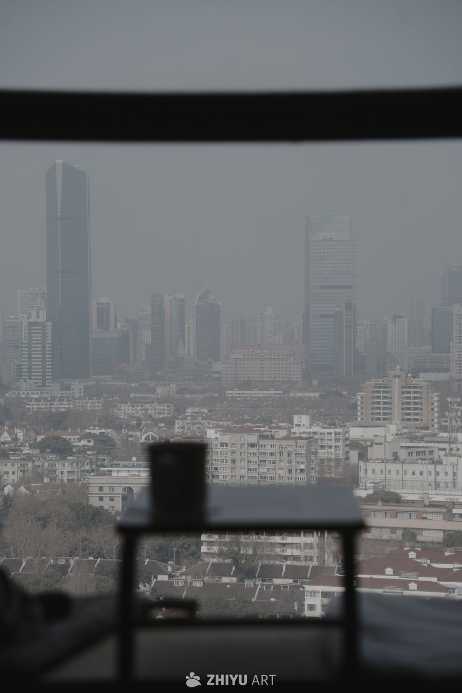 雾霾中的城市景观