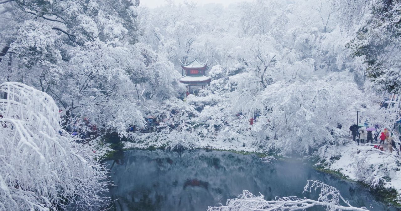 湖南长沙岳麓山爱晚亭雪景航拍 15