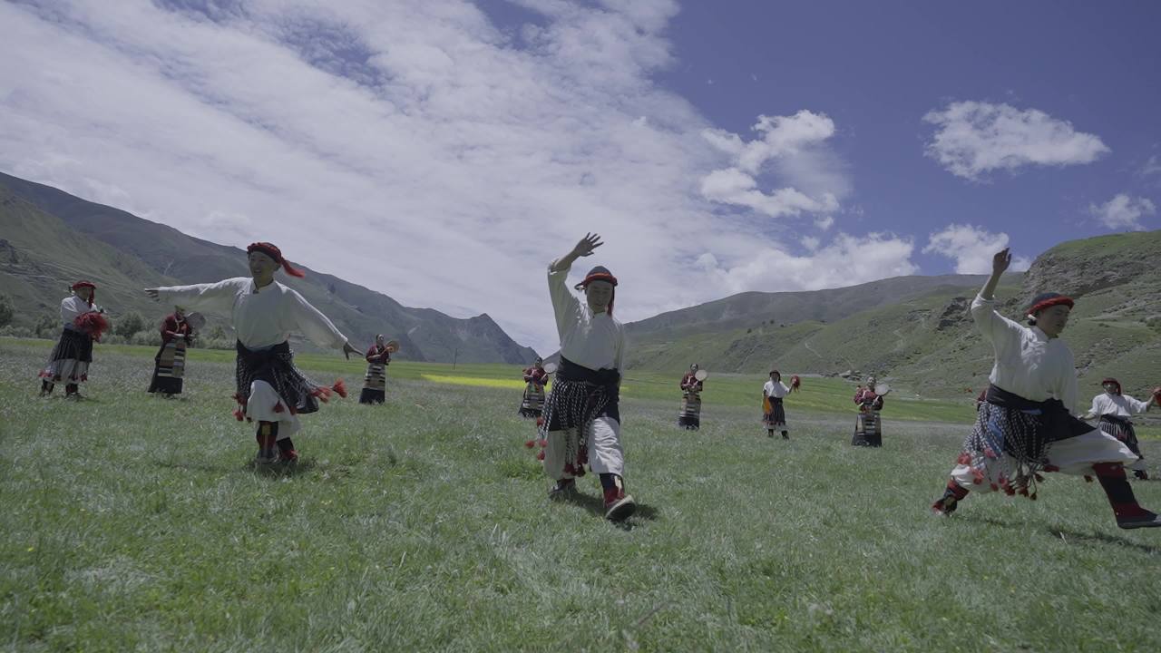 高原草地民族舞蹈